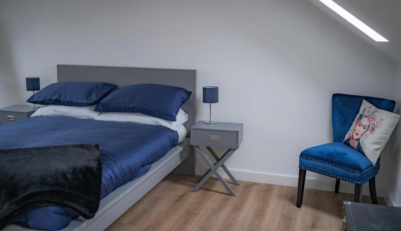 The Red House Modern Stylish Home From Home Walking Distance To Cardiff Bay And City Centre With Parking Екстер'єр фото